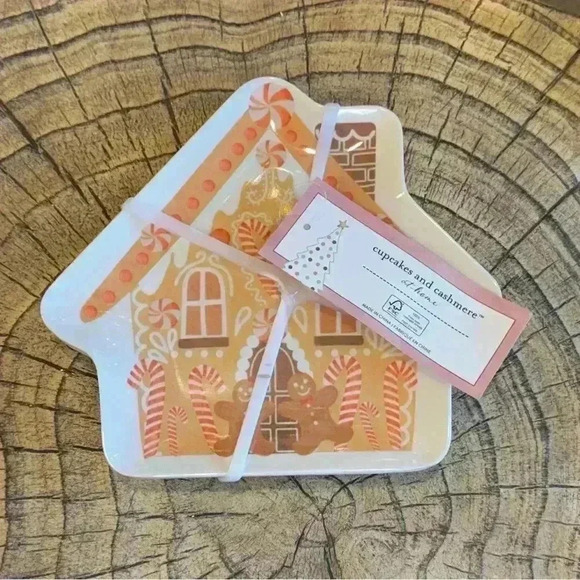 Cupcakes and Cashmere Gingerbread House Appetizer Plates Set of 4 Holiday - Picture 1 of 6